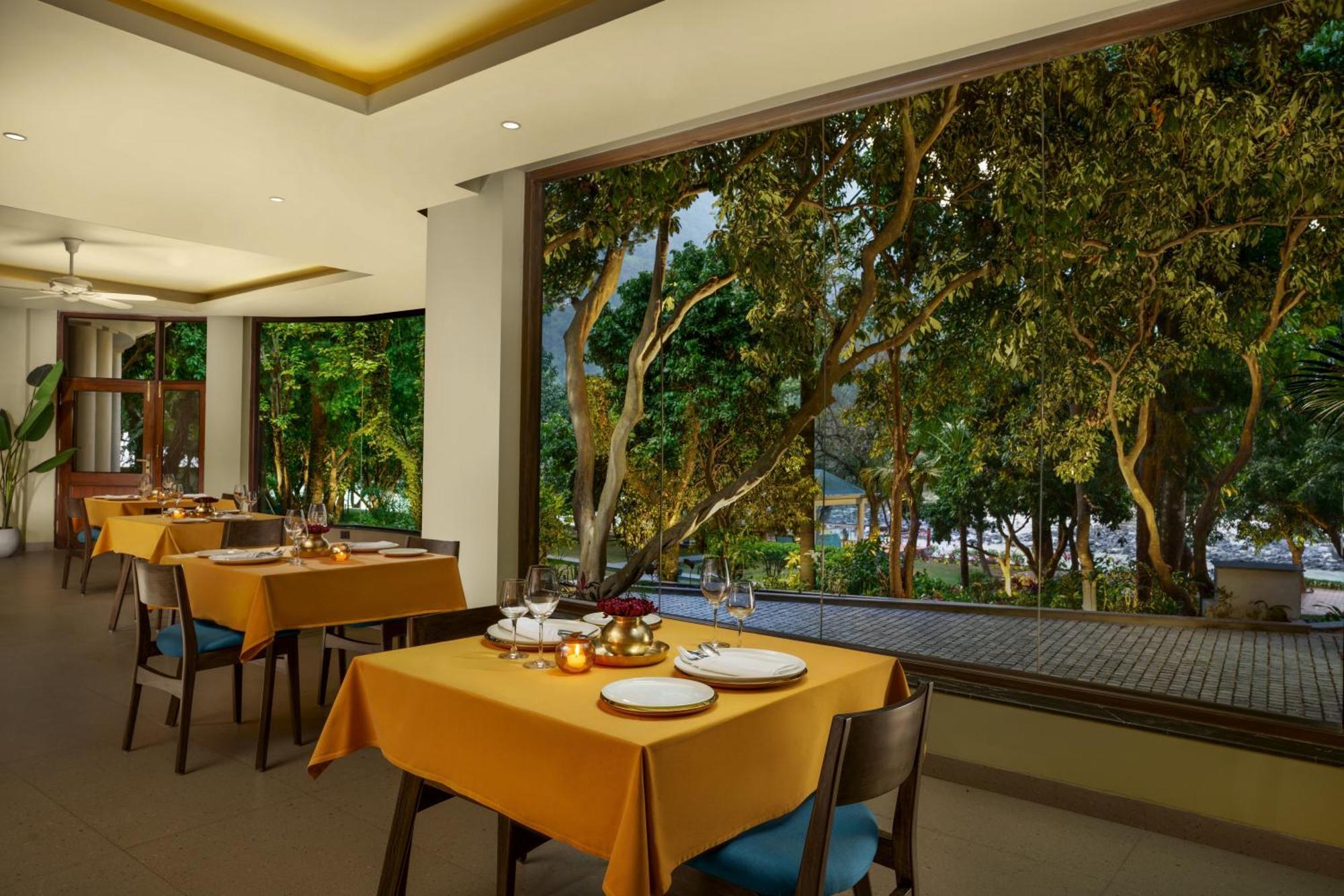 Anand Kashi By The Ganges Rishikesh - Ihcl Seleqtions Hotel Sirasu Buitenkant foto