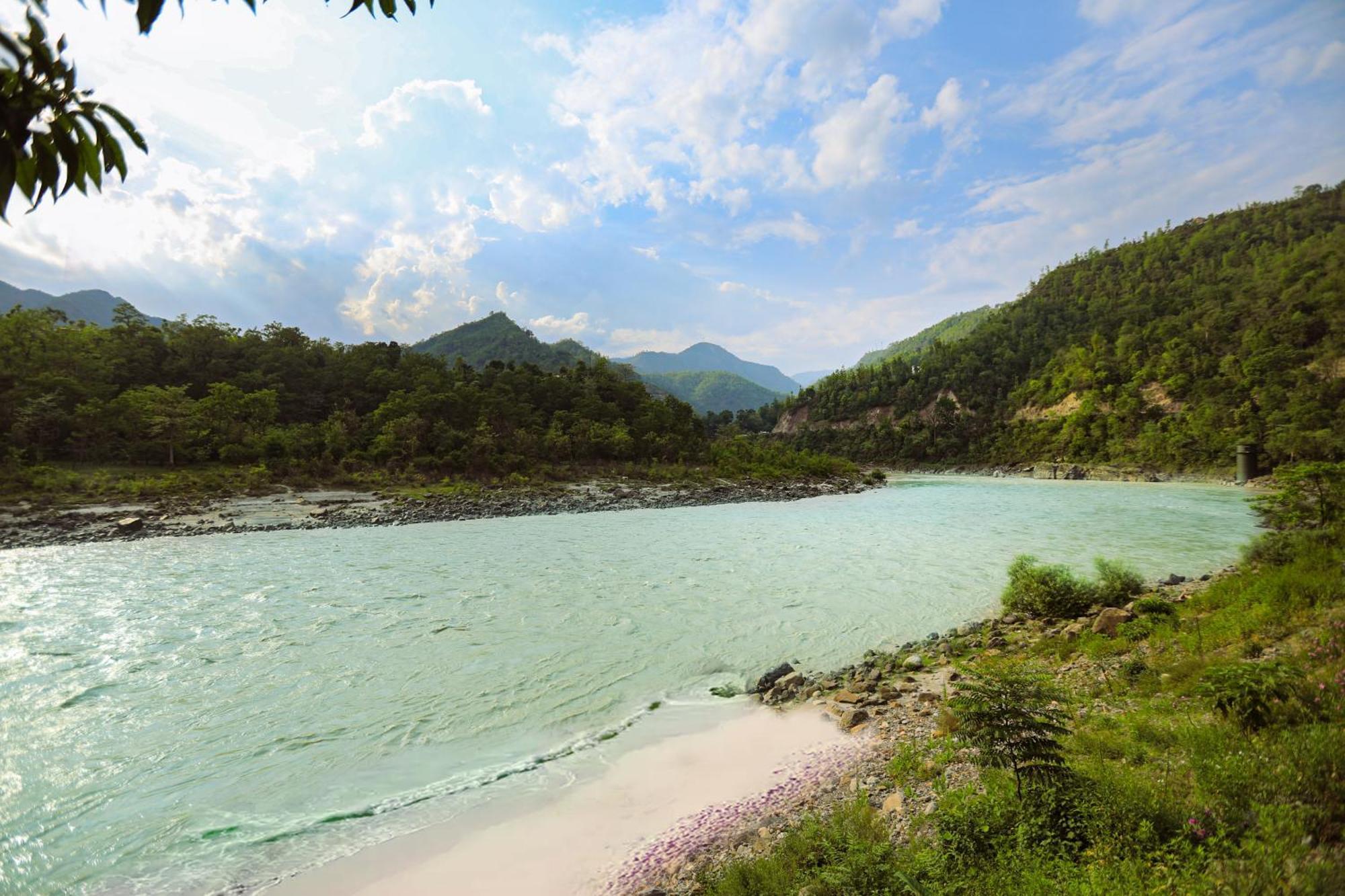 Anand Kashi By The Ganges Rishikesh - Ihcl Seleqtions Hotel Sirasu Buitenkant foto