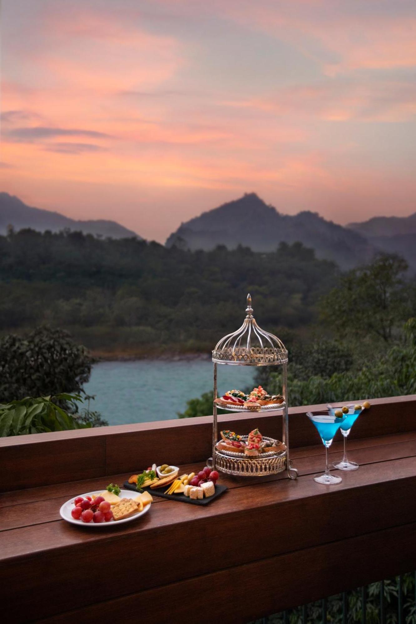 Anand Kashi By The Ganges Rishikesh - Ihcl Seleqtions Hotel Sirasu Buitenkant foto